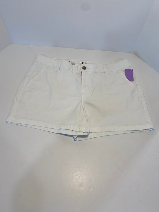 White Shorts Ana, Size 12
