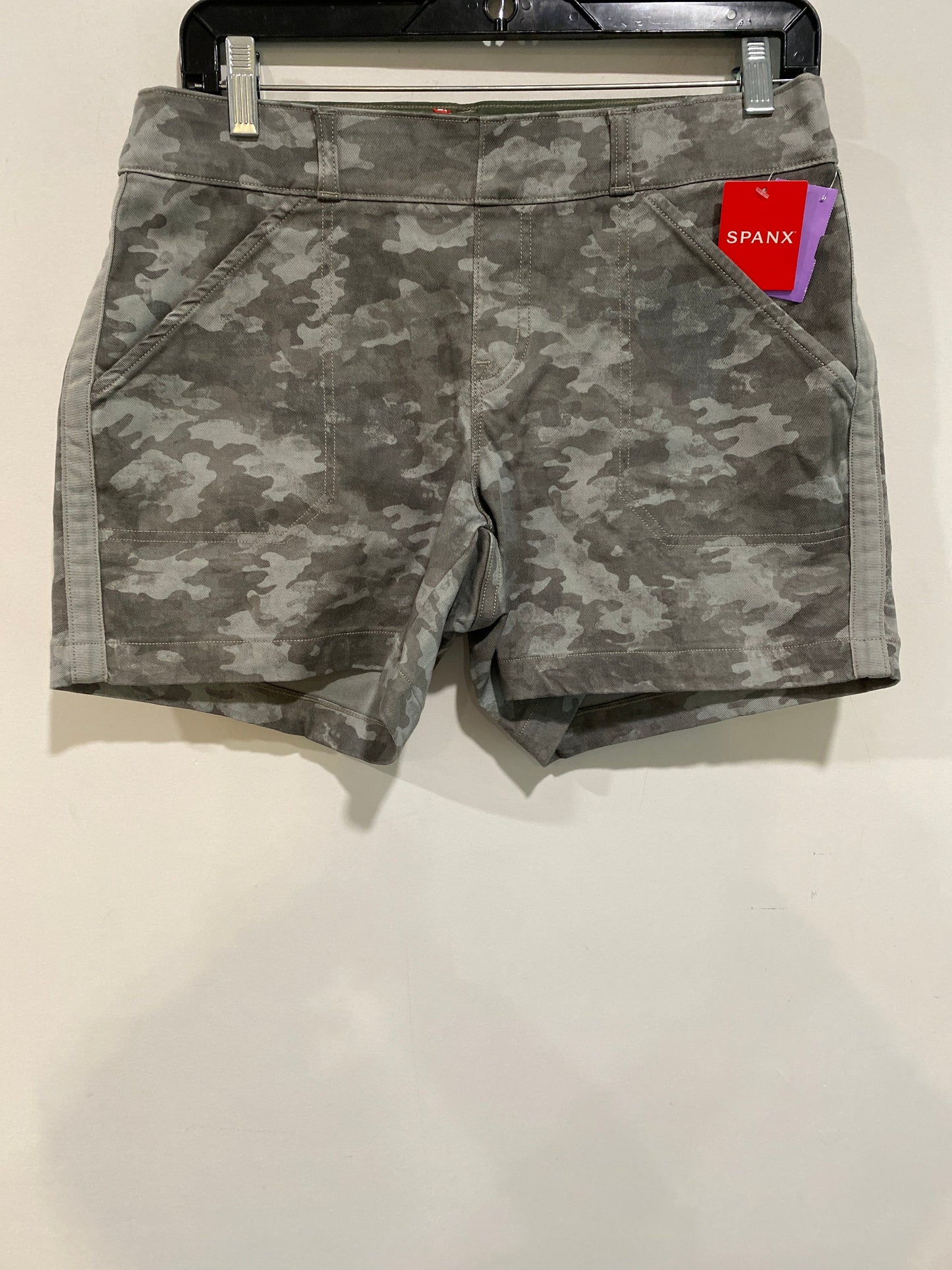 Camouflage Print Shorts Spanx, Size M