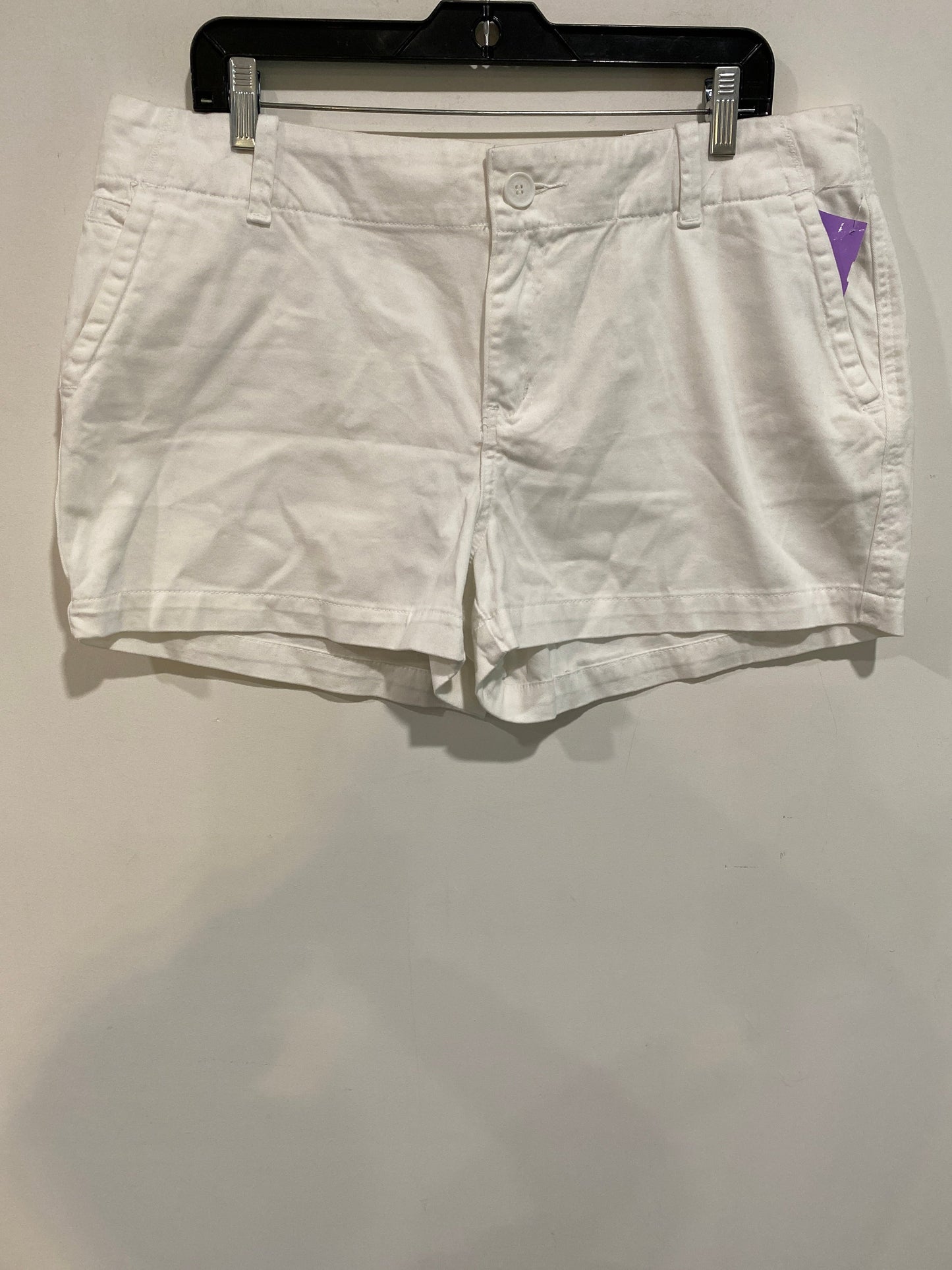 White Shorts Maurices, Size 15
