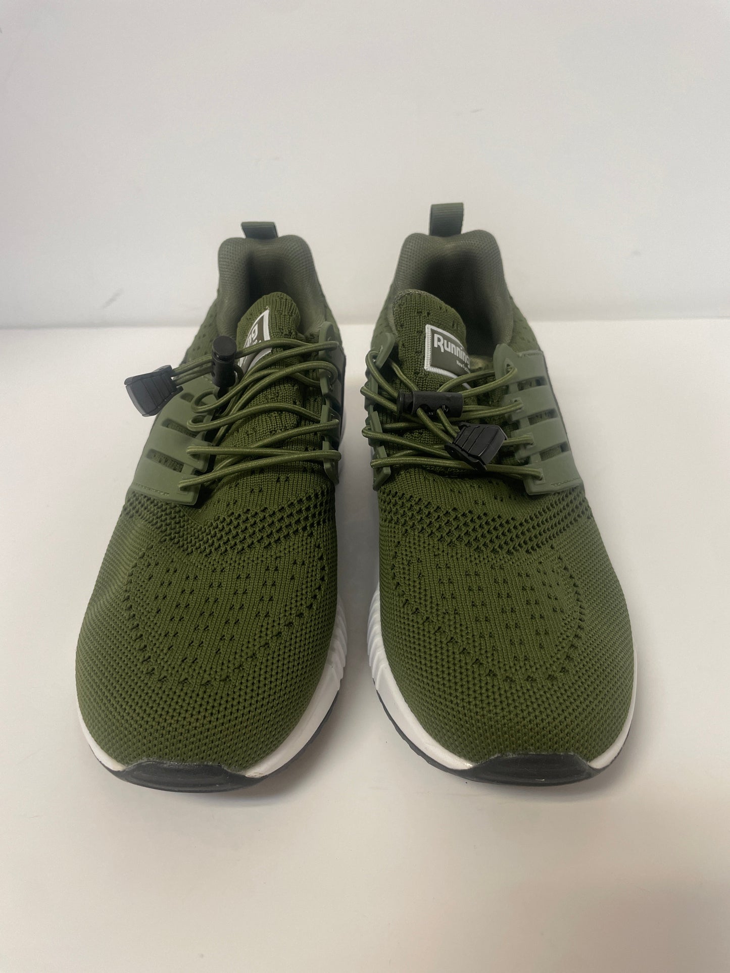 Green Shoes Athletic Clothes Mentor, Size 7.5