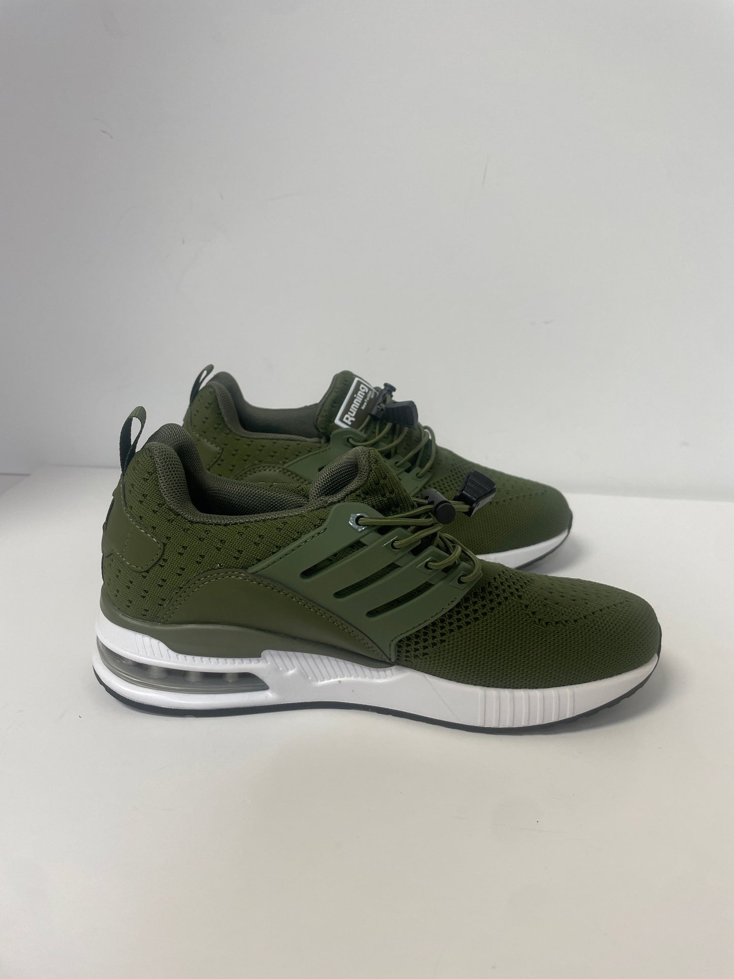 Green Shoes Athletic Clothes Mentor, Size 7.5