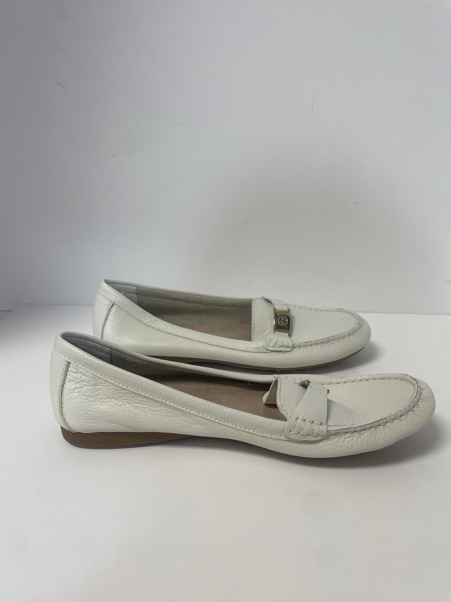 White Shoes Flats Giani Bernini, Size 10