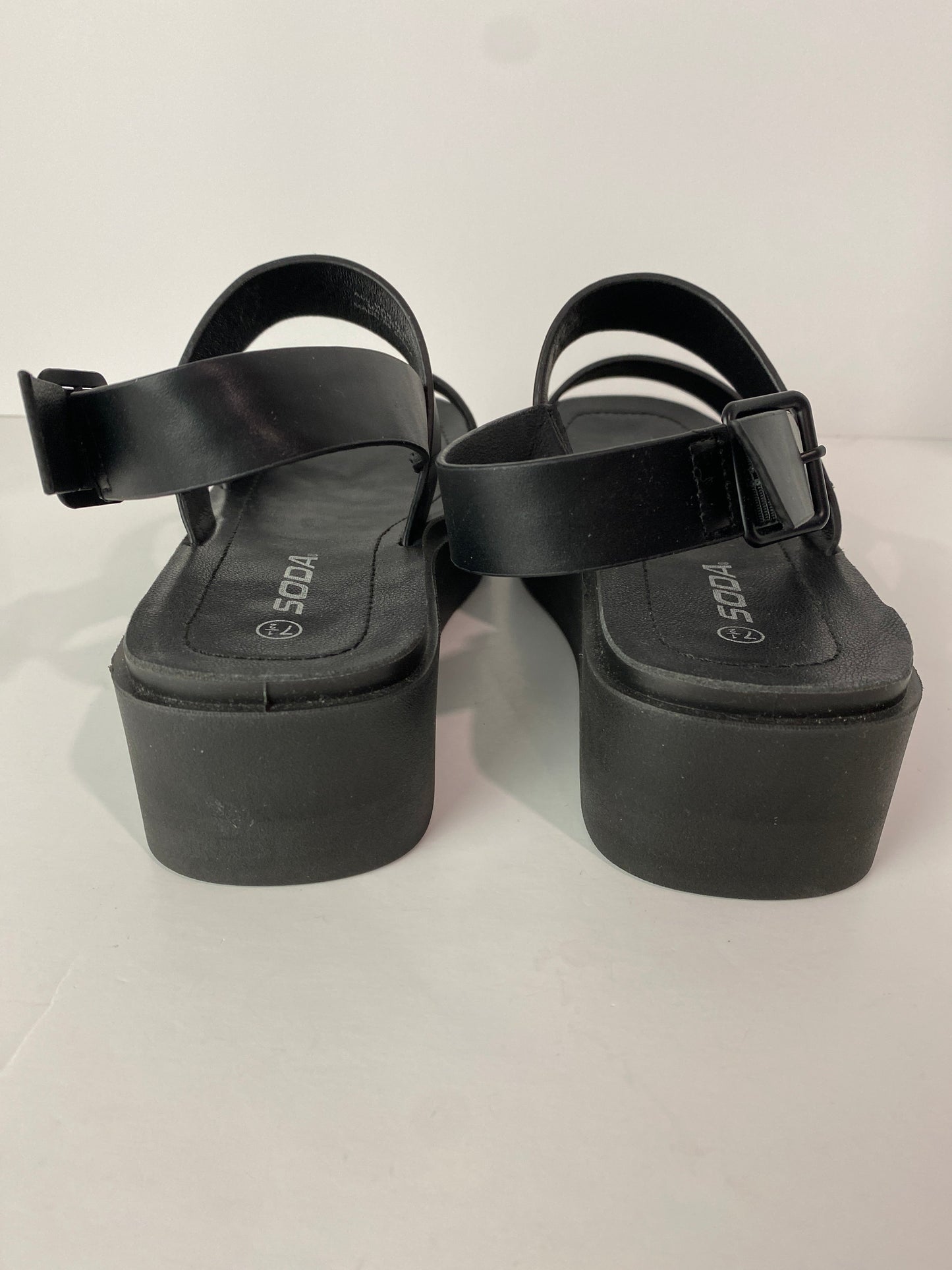 Black Sandals Flats Soda, Size 7.5