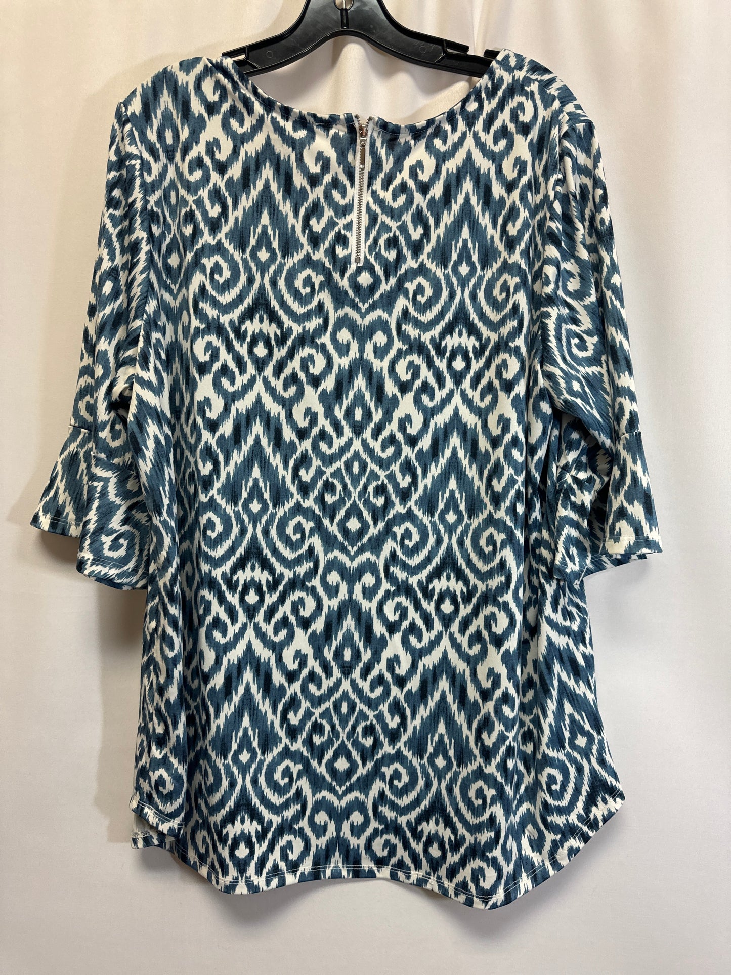 Blue & White Top Short Sleeve Clothes Mentor, Size 2x