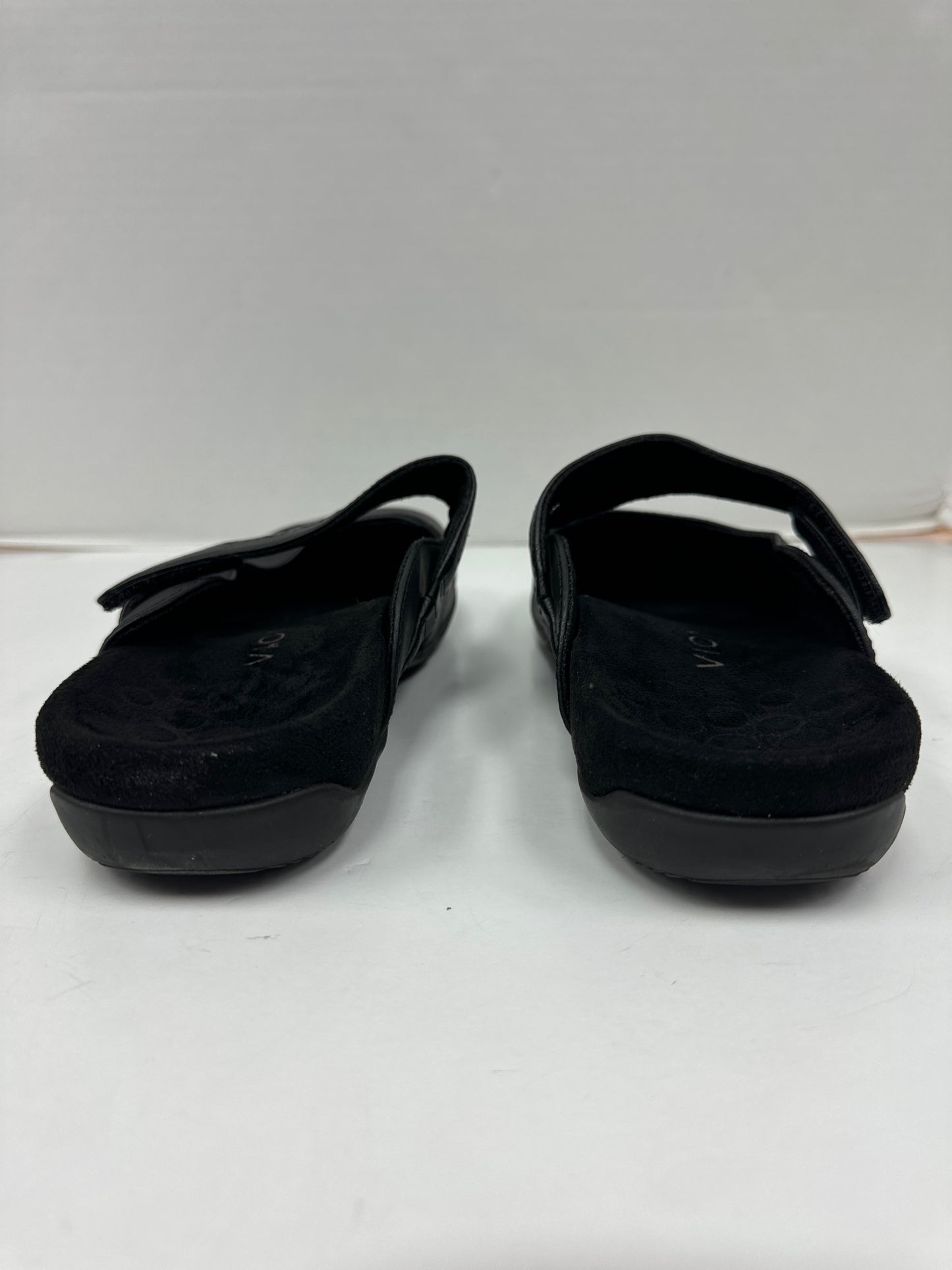 Black Slippers Vionic, Size 7