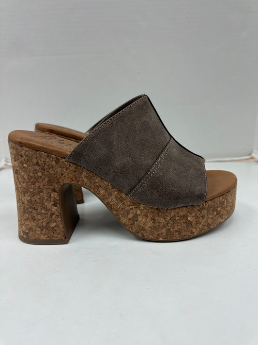 Brown Sandals Heels Block Blowfish, Size 8