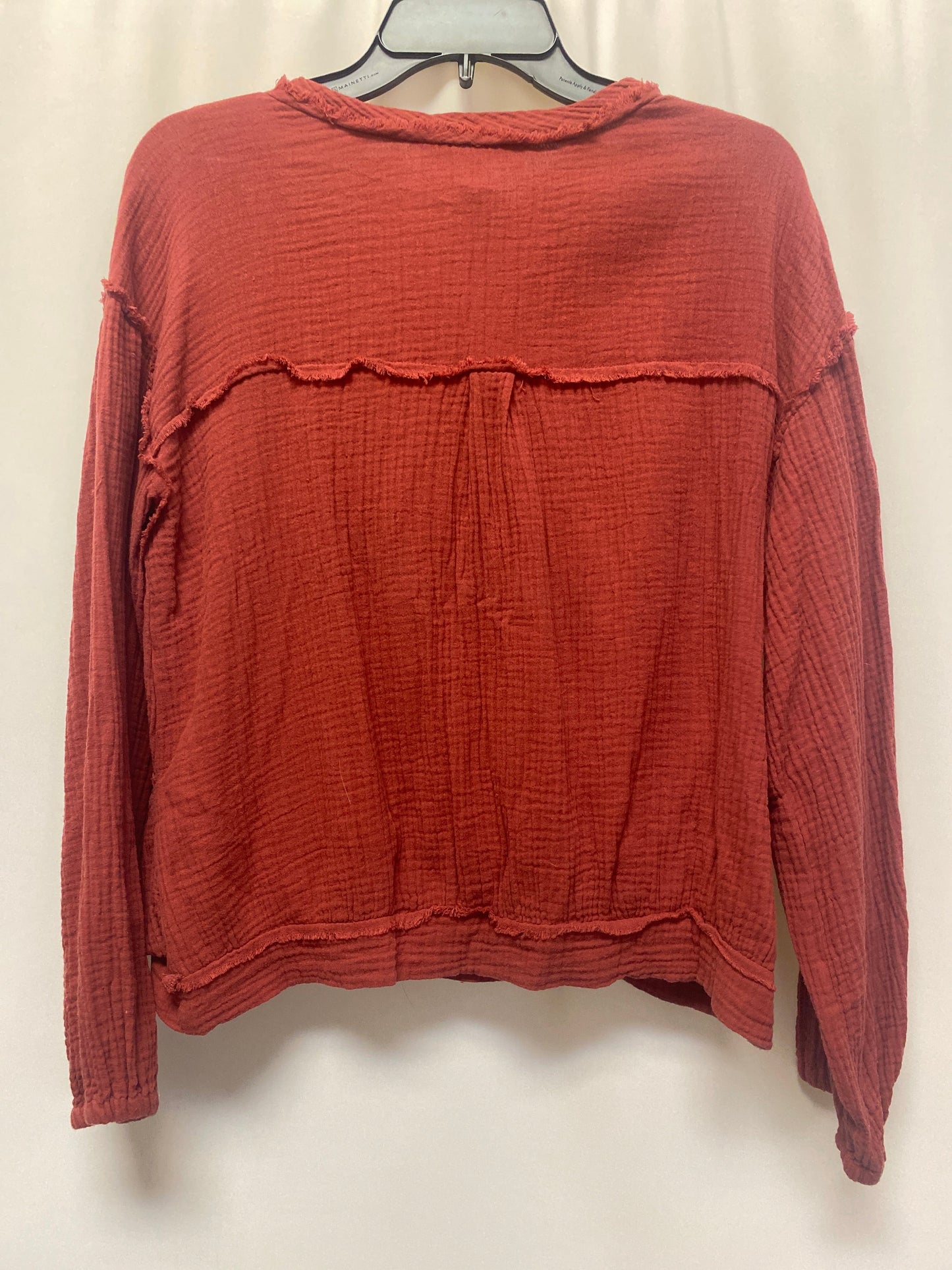 Red Top Long Sleeve Entro, Size M