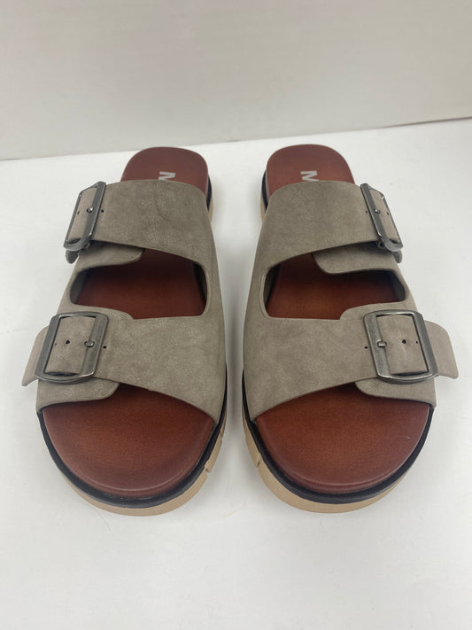Grey Sandals Flats Mia, Size 7.5