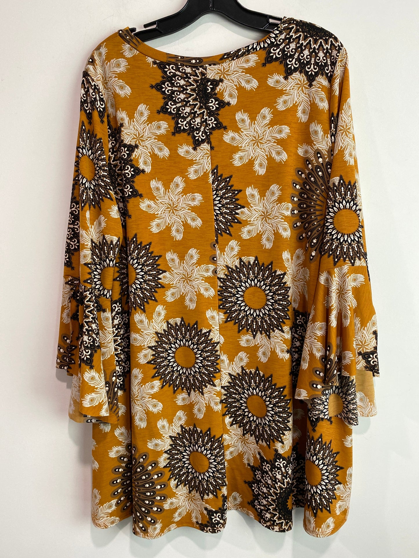 Yellow Top 3/4 Sleeve Clothes Mentor, Size 3x