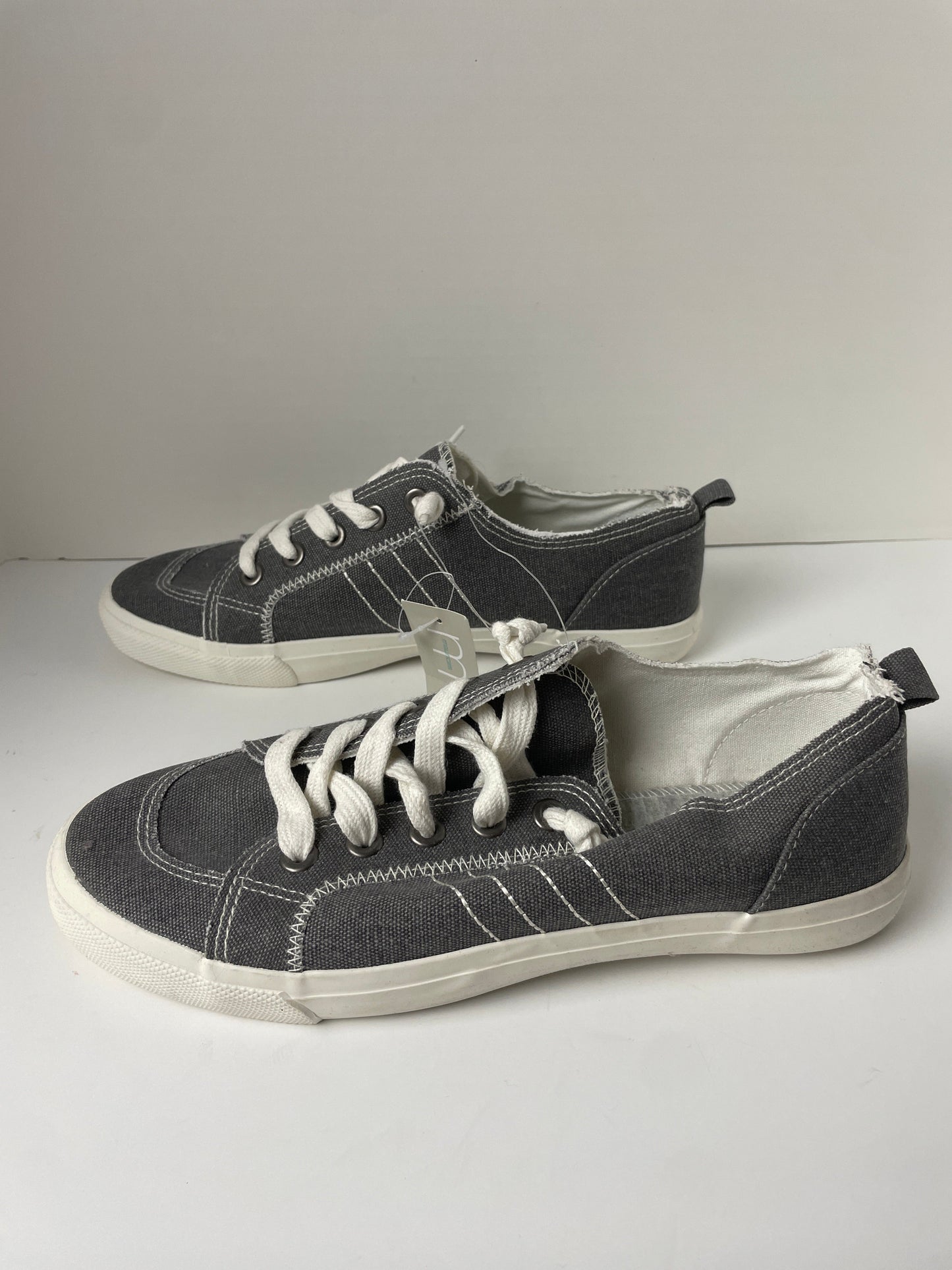 Grey Shoes Sneakers Maurices, Size 11