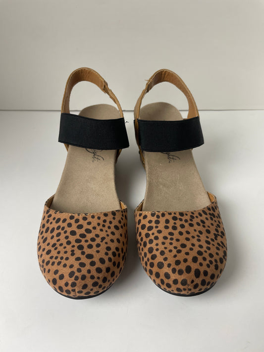Animal Print Shoes Flats Clothes Mentor, Size 6.5