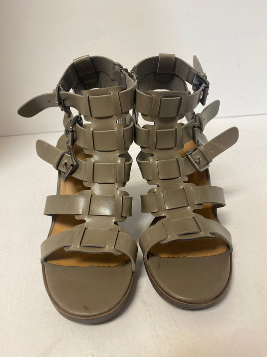 Grey Sandals Heels Block Rampage, Size 8.5