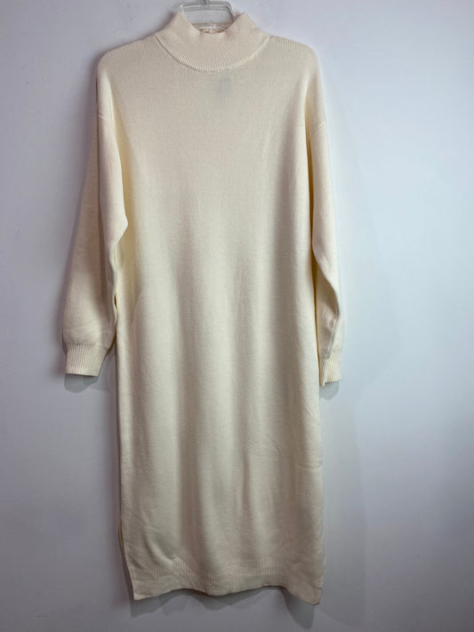 Dress Sweater By Clothes Mentor In Cream, Size: M