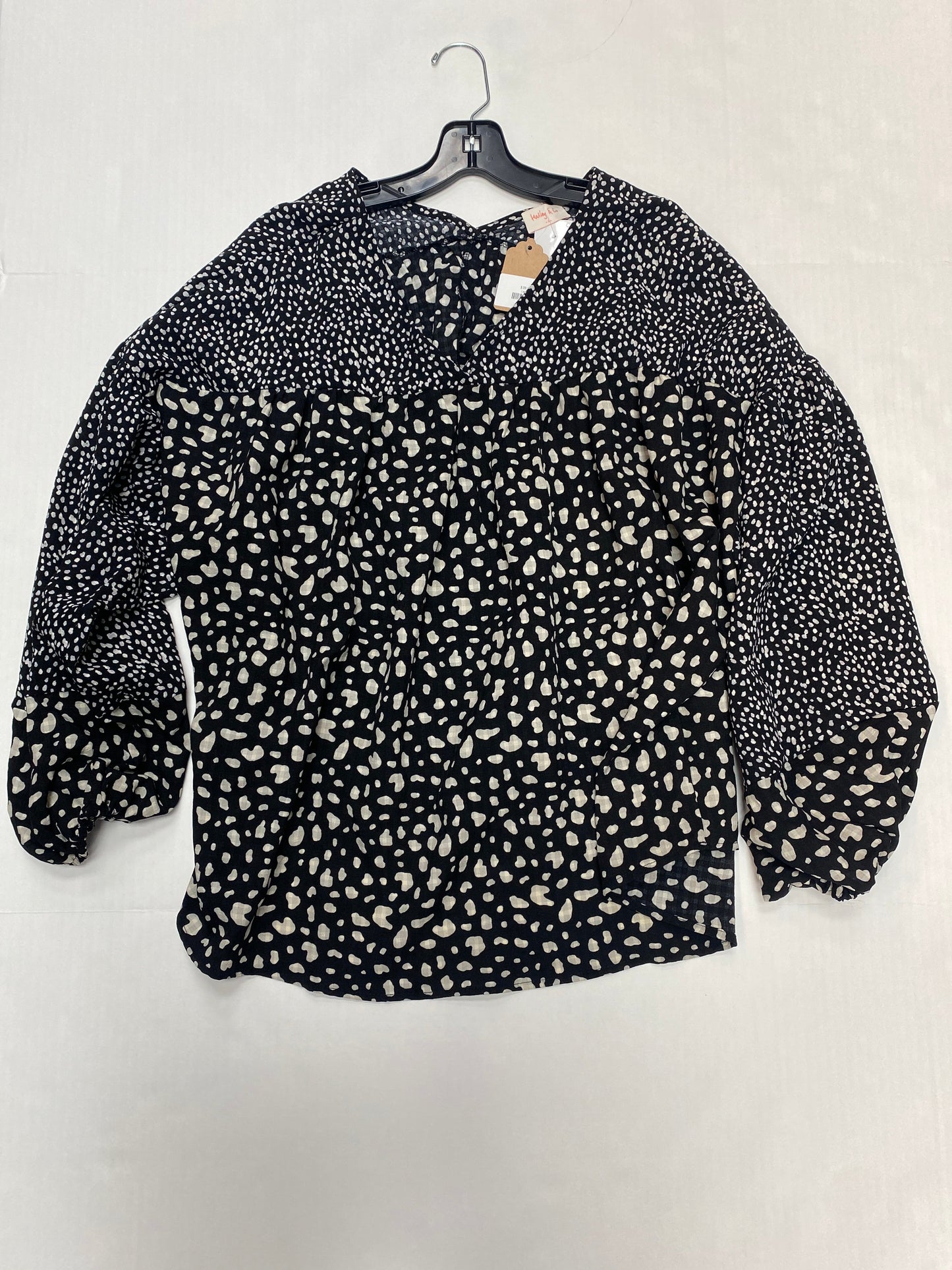 Top Long Sleeve By Clothes Mentor In Black, Size: L