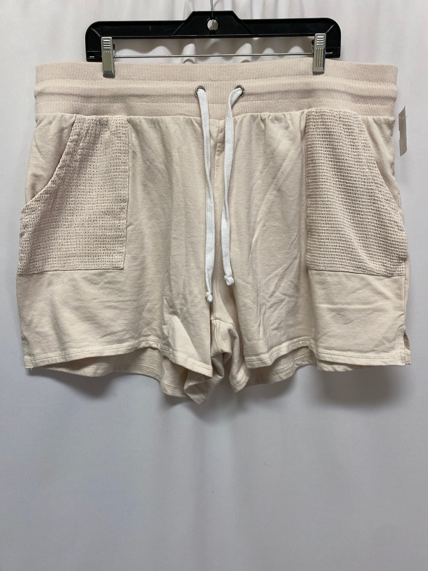 Shorts By Clothes Mentor In Beige, Size: 3x