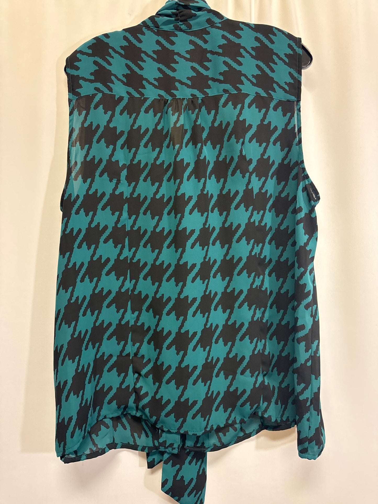 Top Sleeveless By Covington In Green, Size: 3x