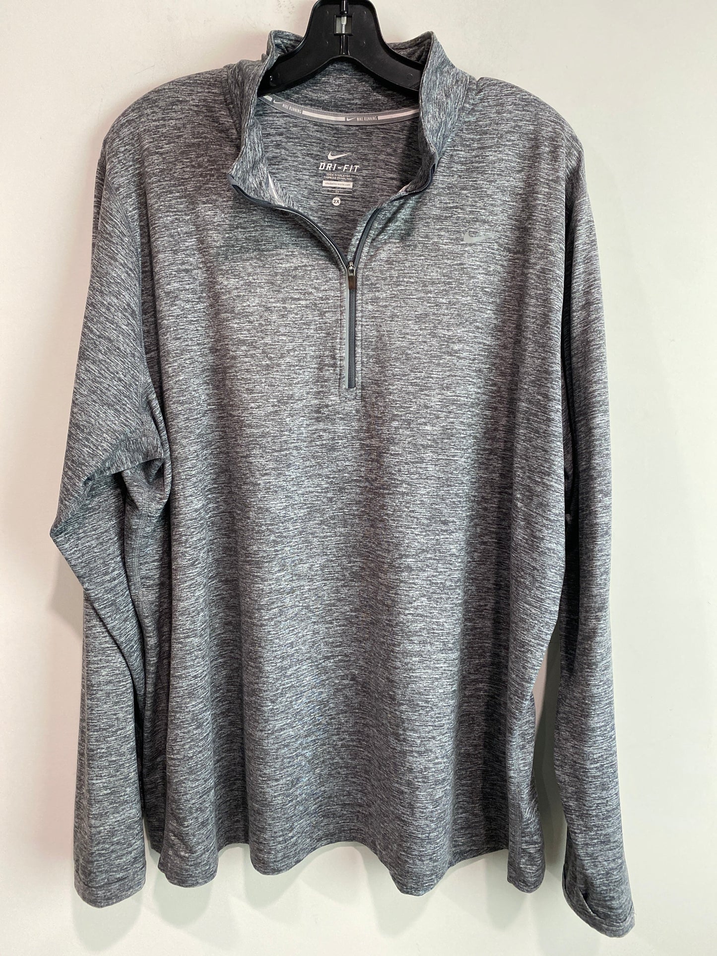 Athletic Top Long Sleeve Crewneck By Nike In Grey, Size: 2x