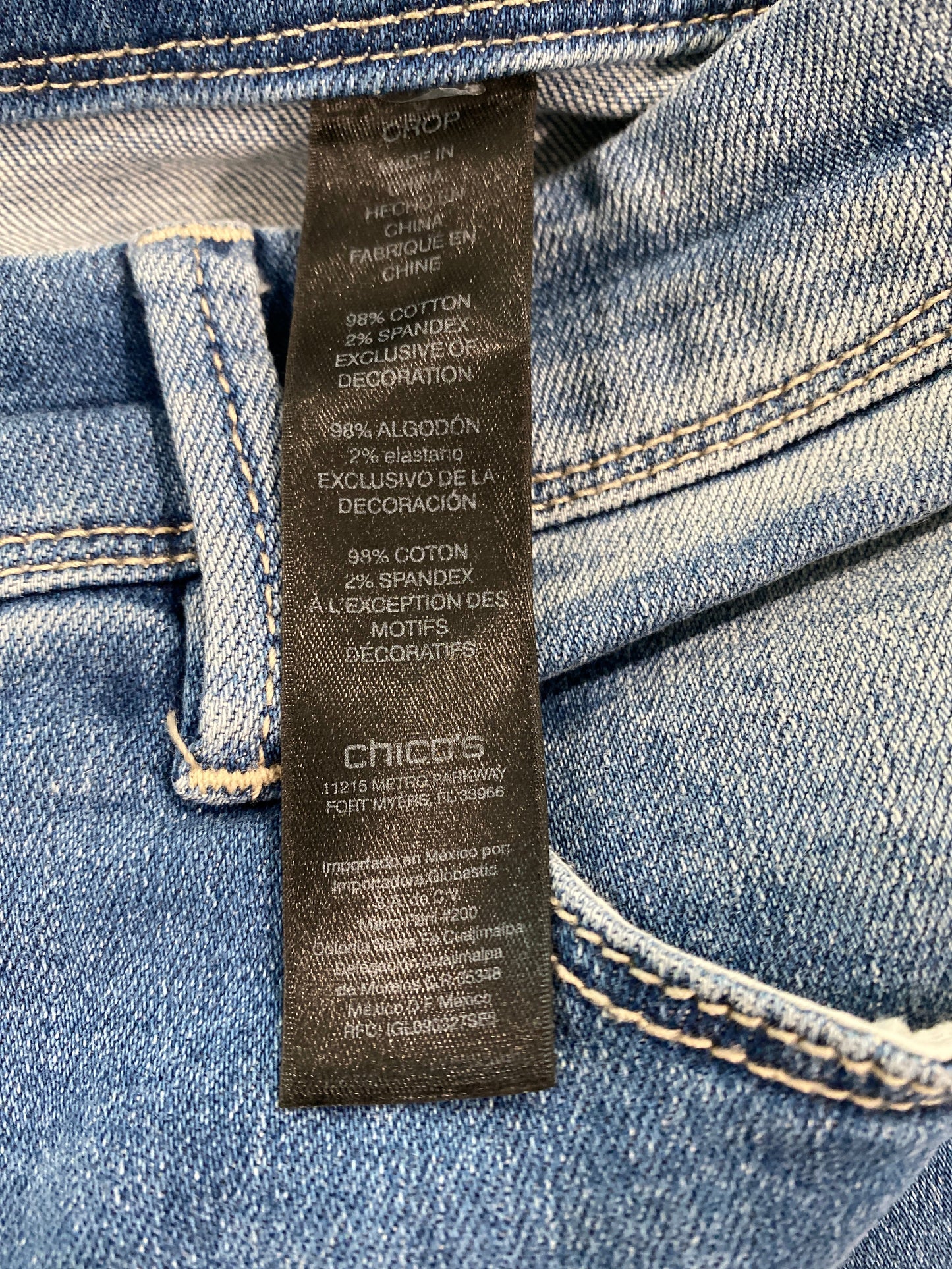 Jeans Cropped By Chicos In Blue Denim, Size: 16