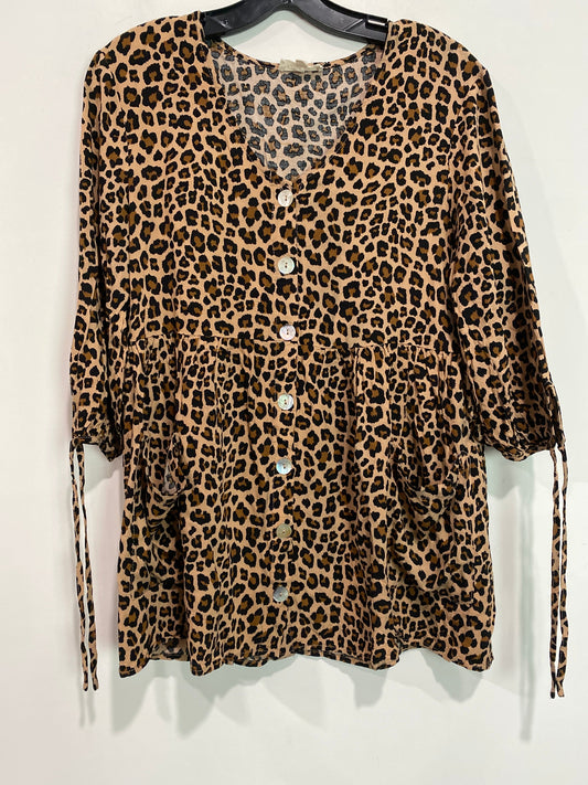 Top Long Sleeve By Entro In Animal Print, Size: S