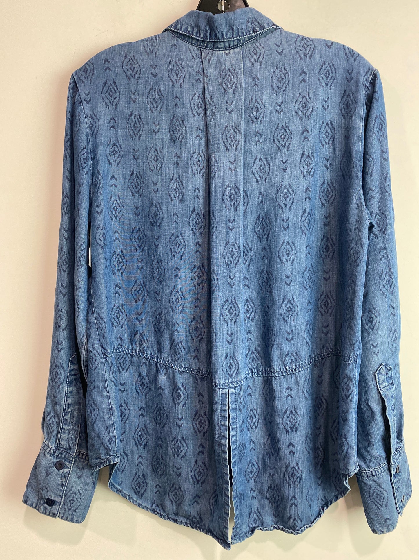 Top Long Sleeve By Cloth & Stone In Blue Denim, Size: S