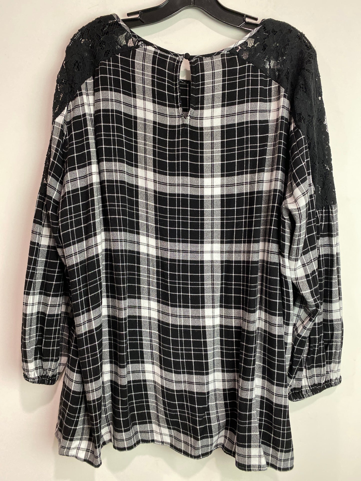 Top Long Sleeve By Lane Bryant In Black, Size: 1x