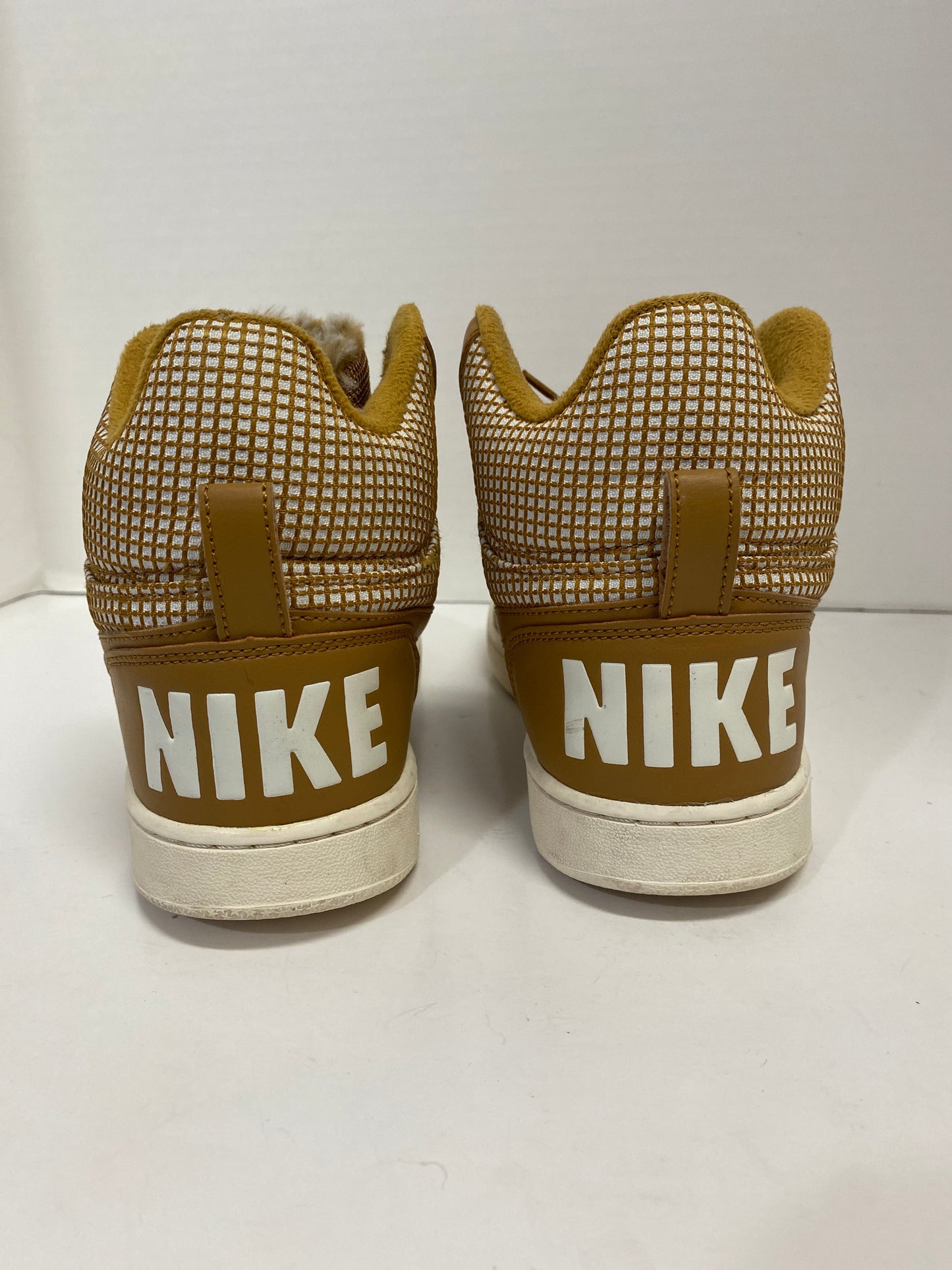 Shoes Sneakers By Nike In Brown, Size: 8.5