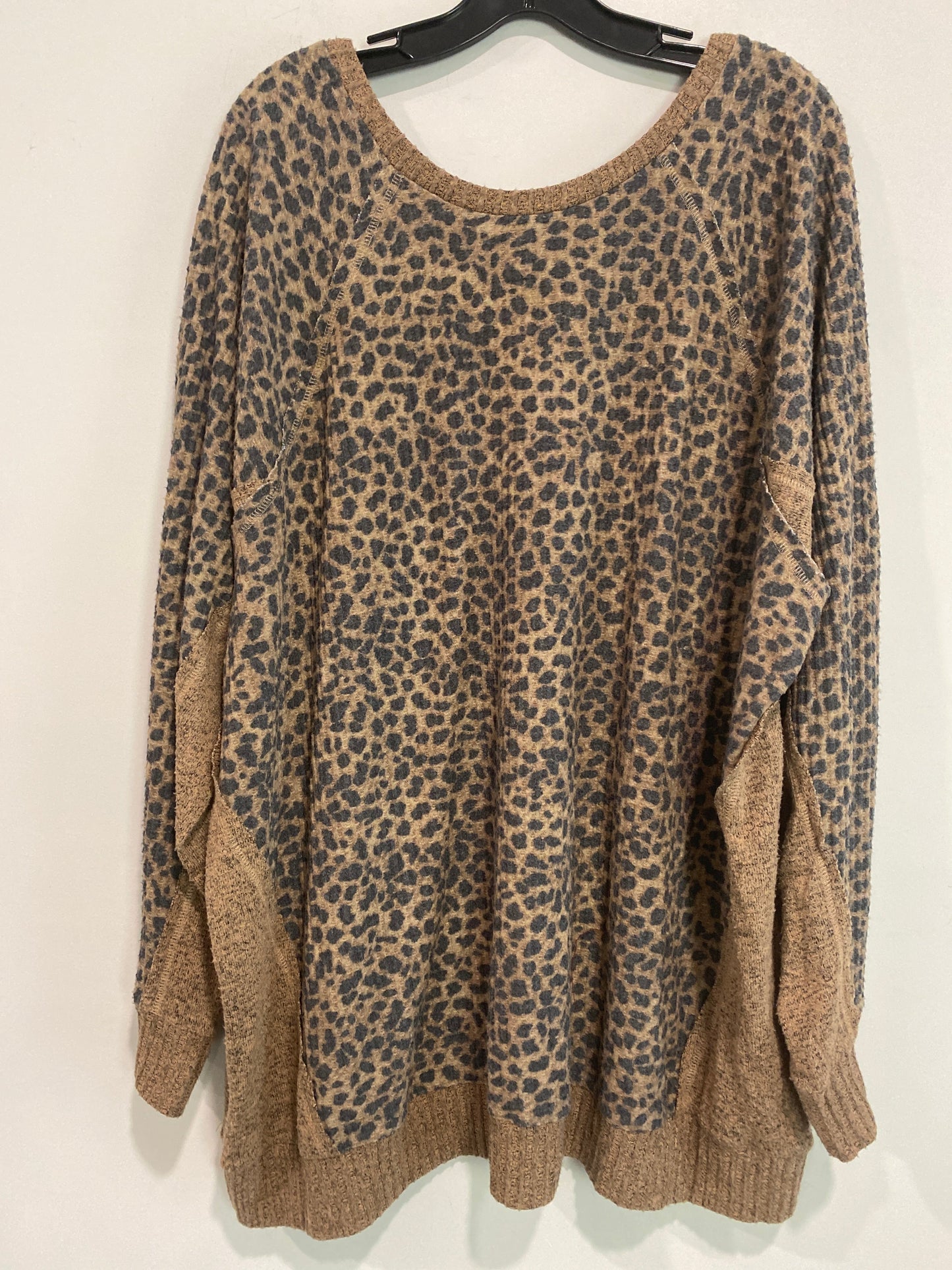 Top Long Sleeve By Torrid In Animal Print, Size: 4x