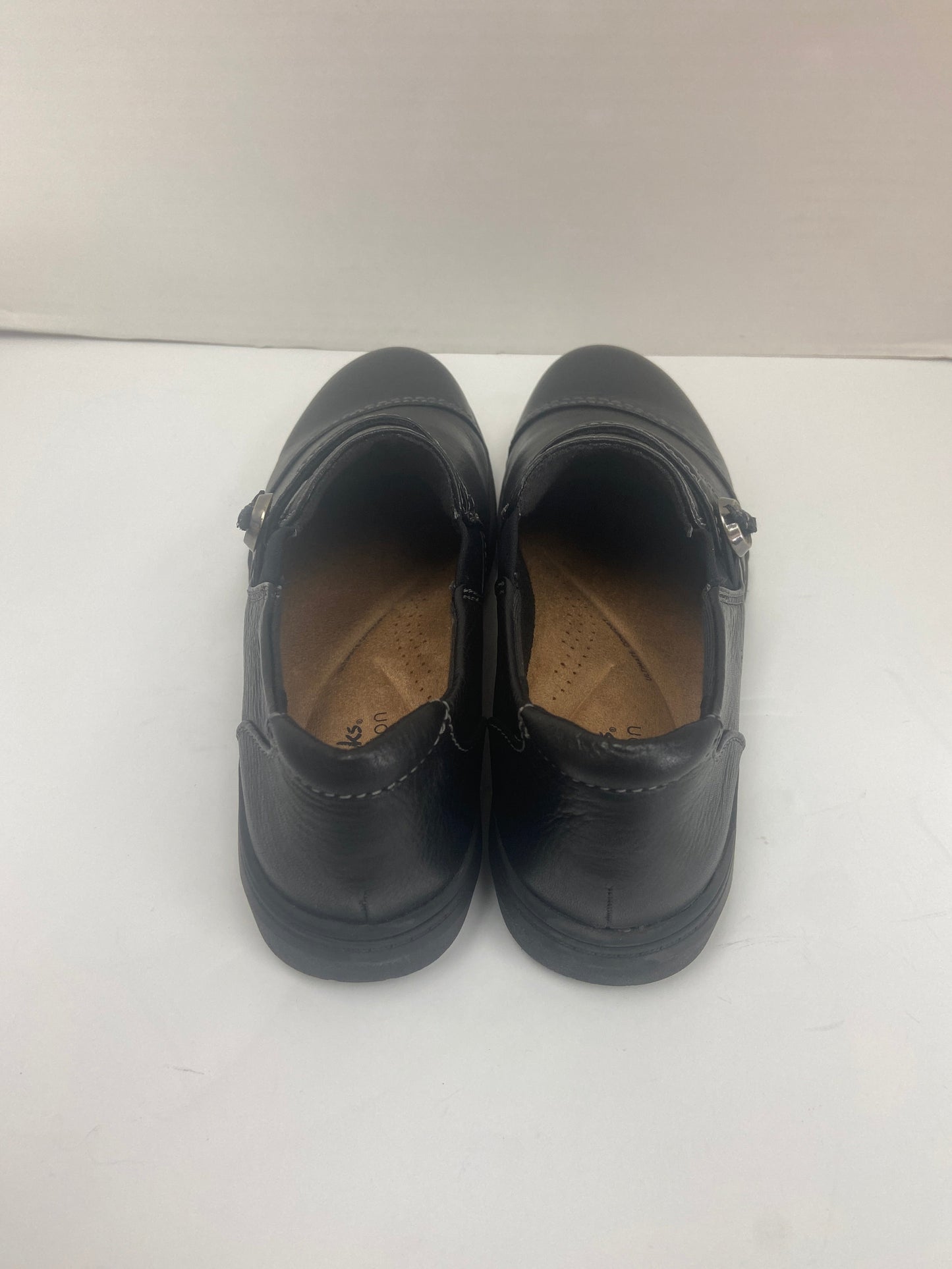 Shoes Flats By Clarks In Black, Size: 9