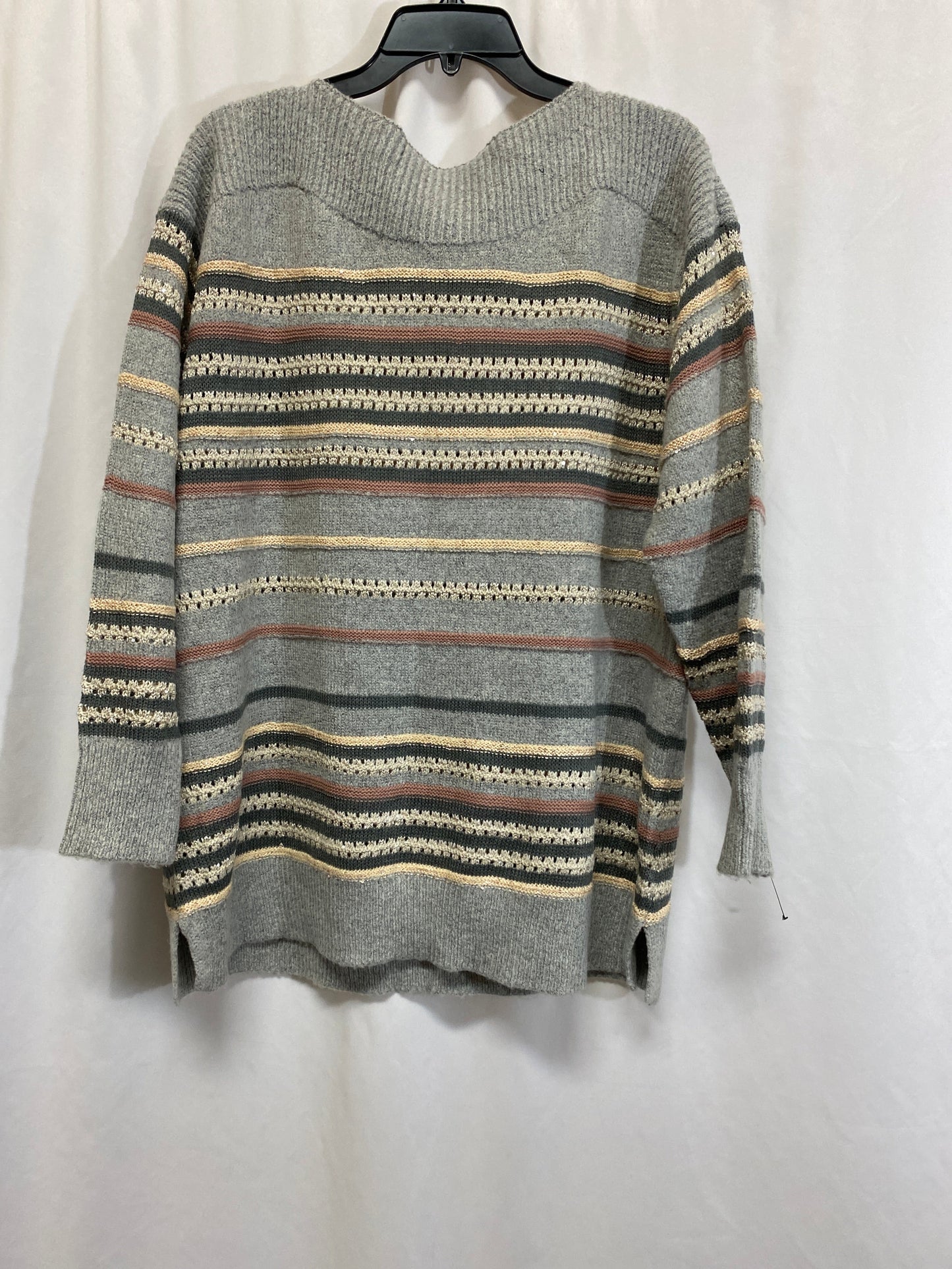 Sweater By Liz Claiborne In Grey