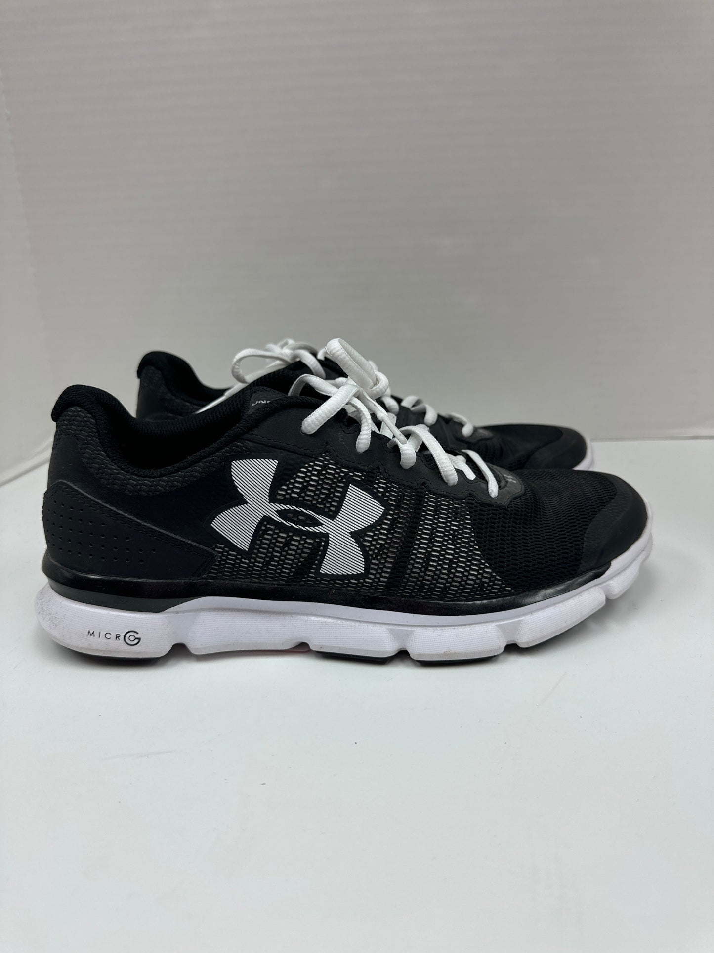 Shoes Athletic By Under Armour In Black & White, Size: 9