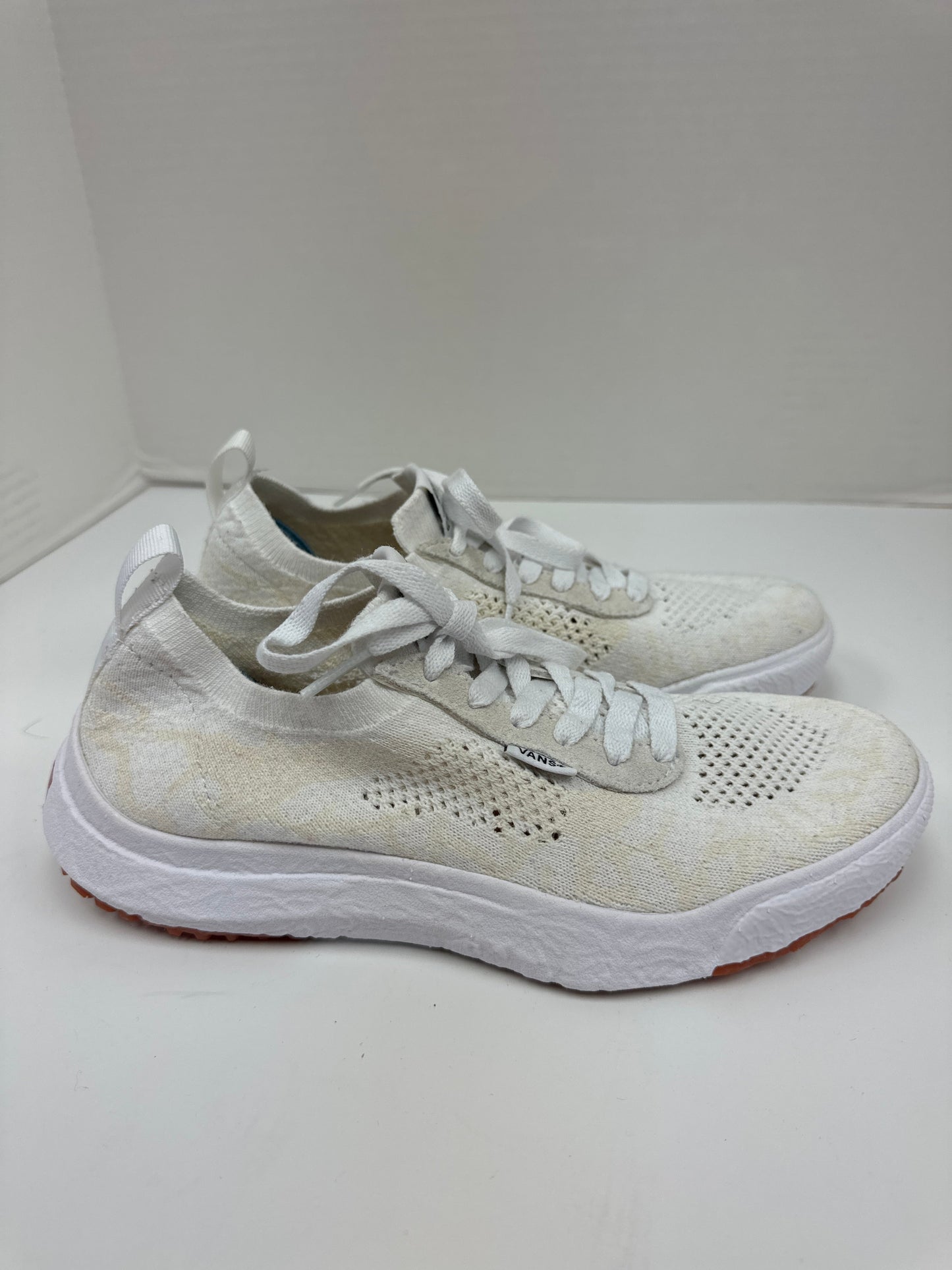 Shoes Athletic By Vans In White, Size: 7.5