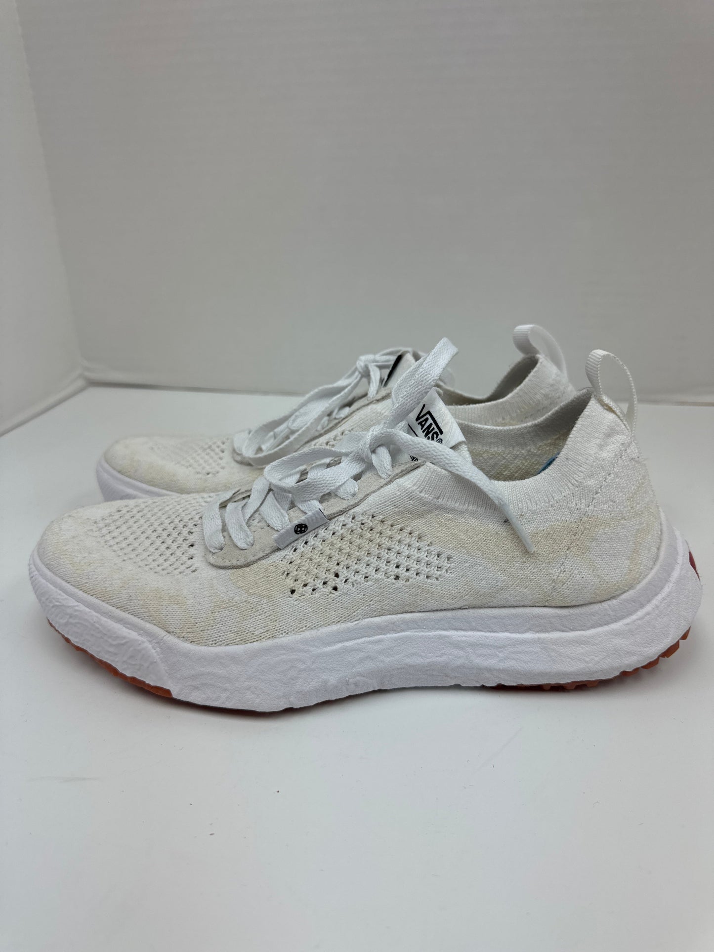 Shoes Athletic By Vans In White, Size: 7.5