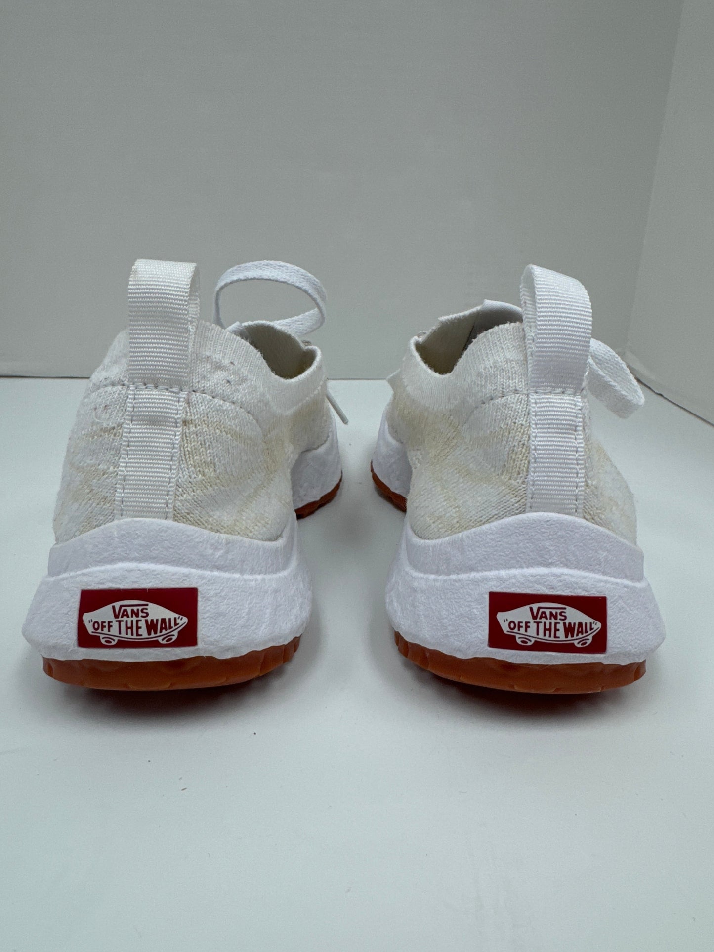 Shoes Athletic By Vans In White, Size: 7.5