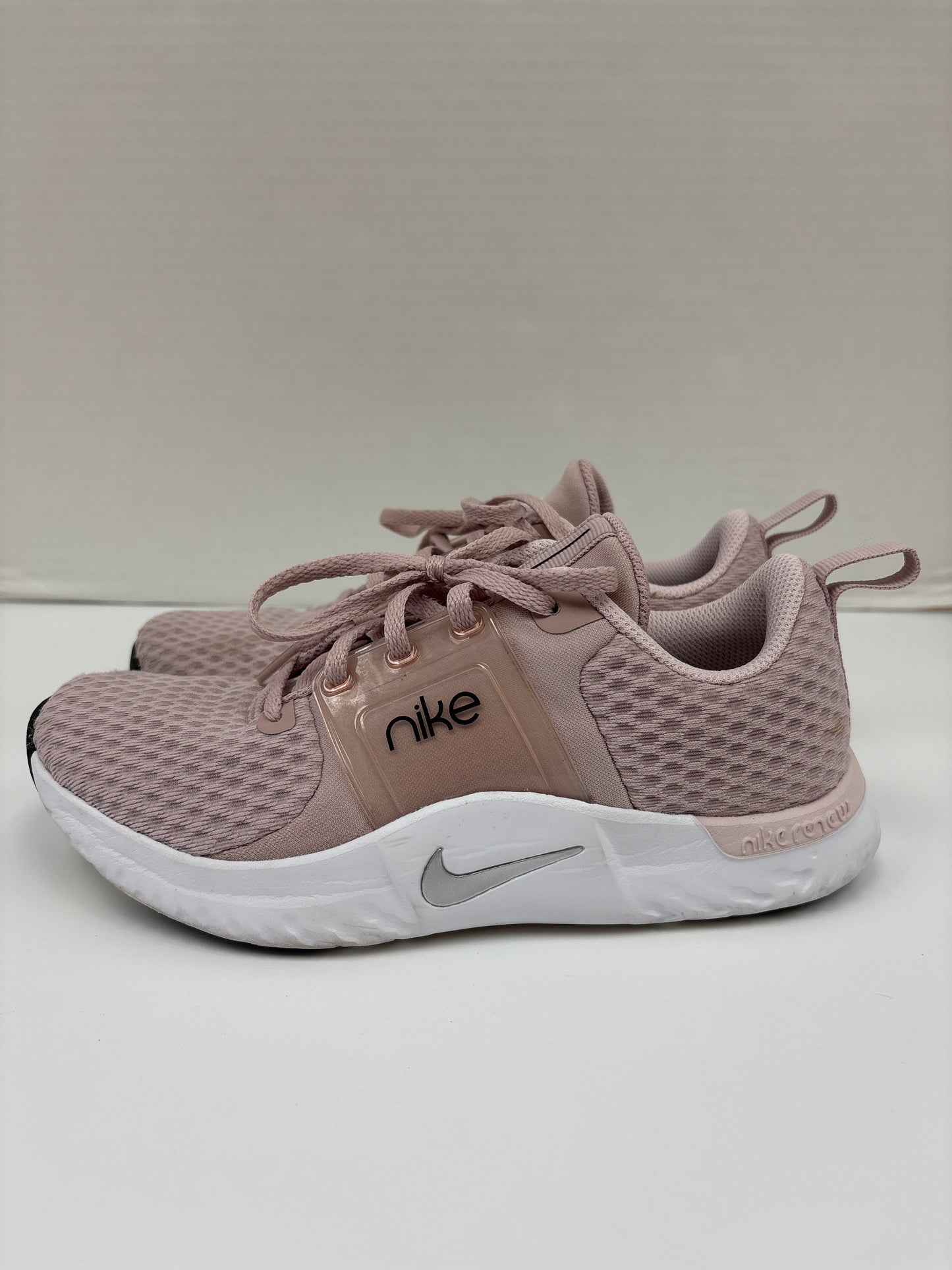 Shoes Athletic By Nike In Mauve, Size: 6.5