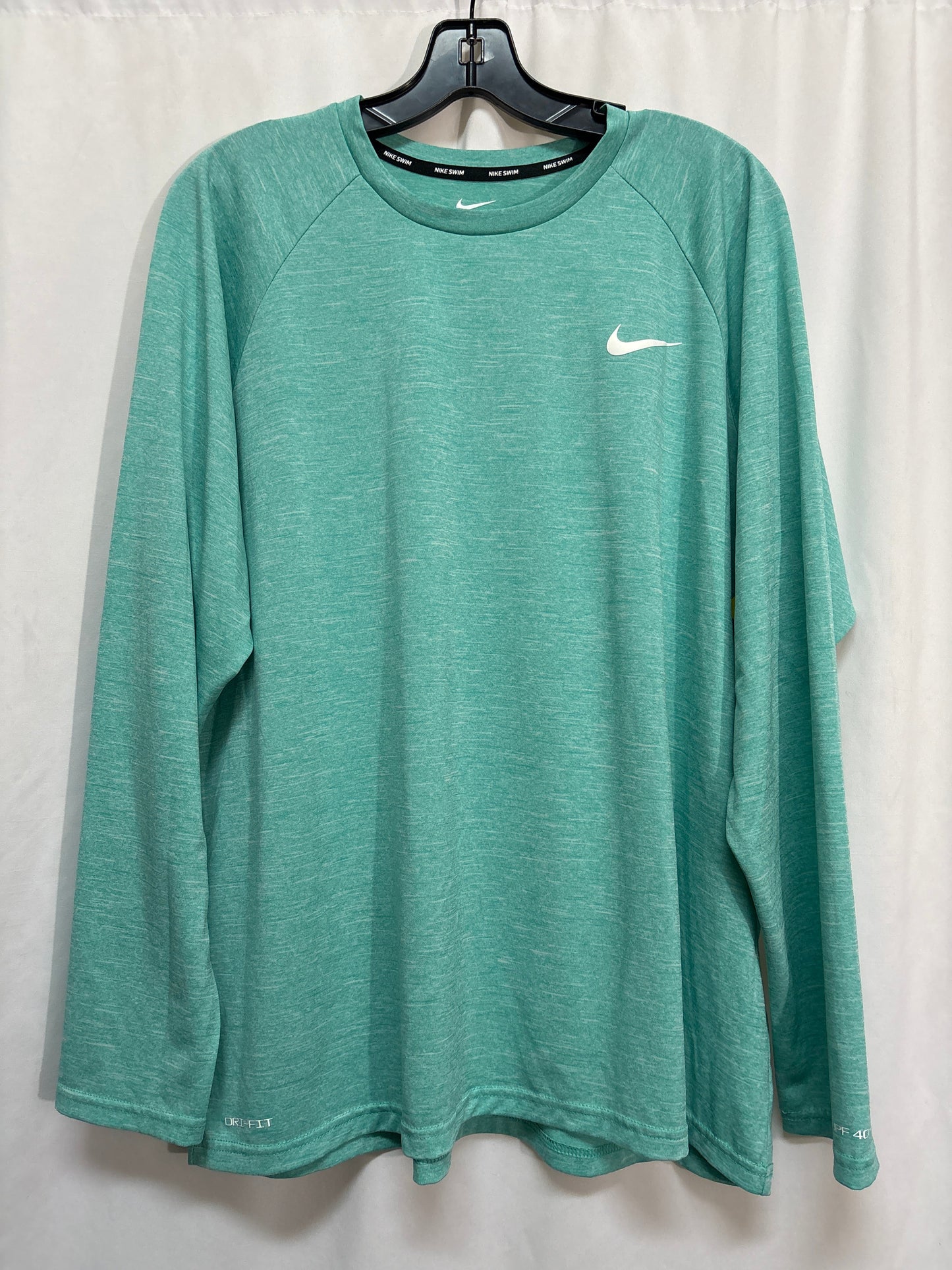 Athletic Top Long Sleeve Crewneck By Nike In Green, Size: Xl