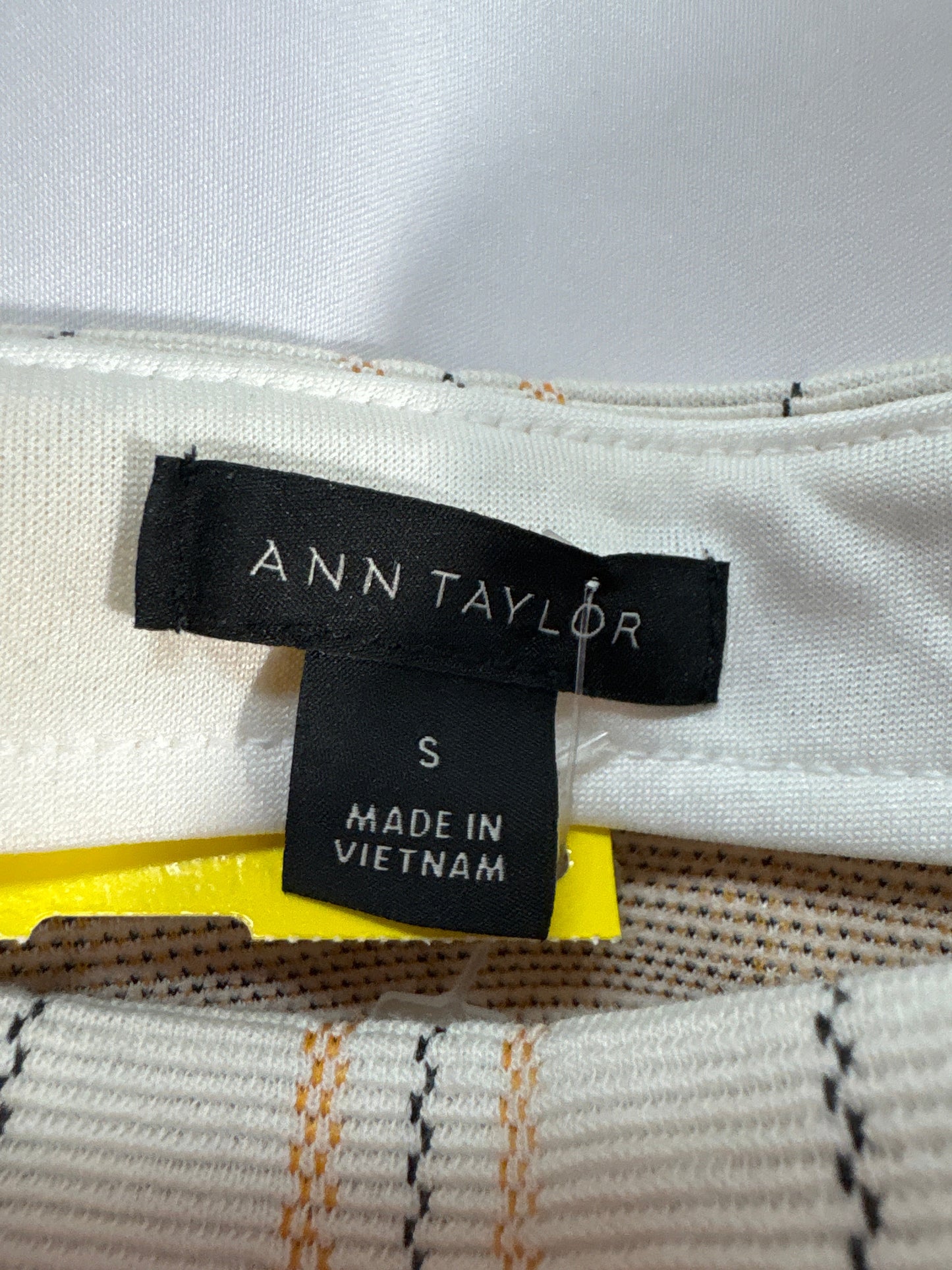 Top Short Sleeve By Ann Taylor In Cream, Size: S