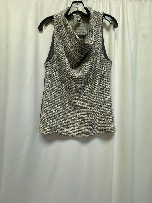 Top Sleeveless By Clothes Mentor In Grey, Size: M