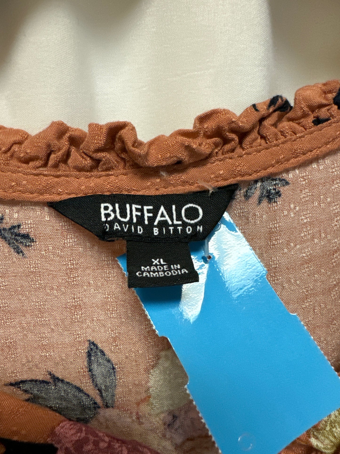 Top Short Sleeve By Buffalo David Bitton In Peach, Size: Xl