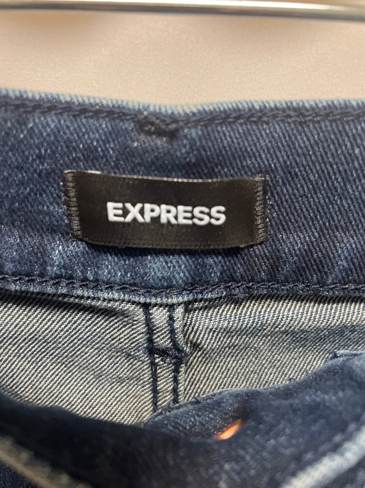 Jeans Cropped By Express In Blue Denim, Size: 6