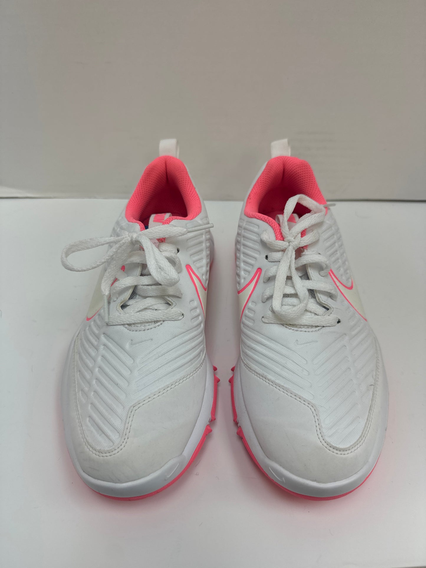 Shoes Athletic By Nike In White, Size: 8