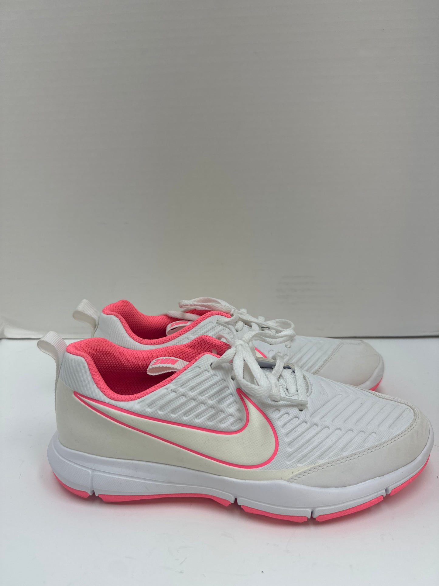 Shoes Athletic By Nike In White, Size: 8