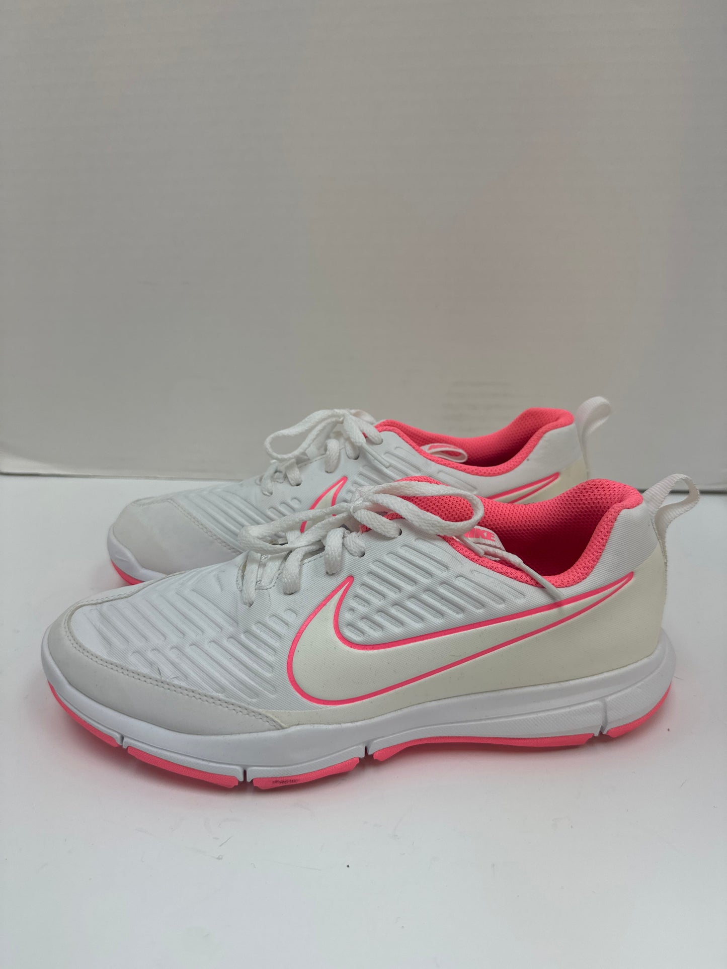 Shoes Athletic By Nike In White, Size: 8