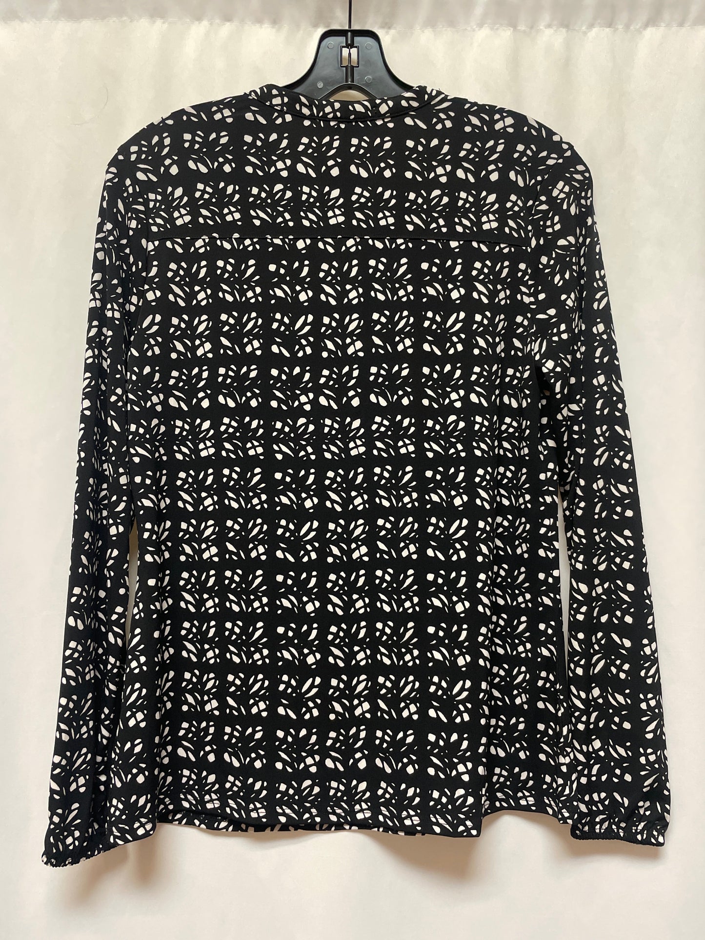 Top Long Sleeve By Liz Claiborne In Black & White, Size: S