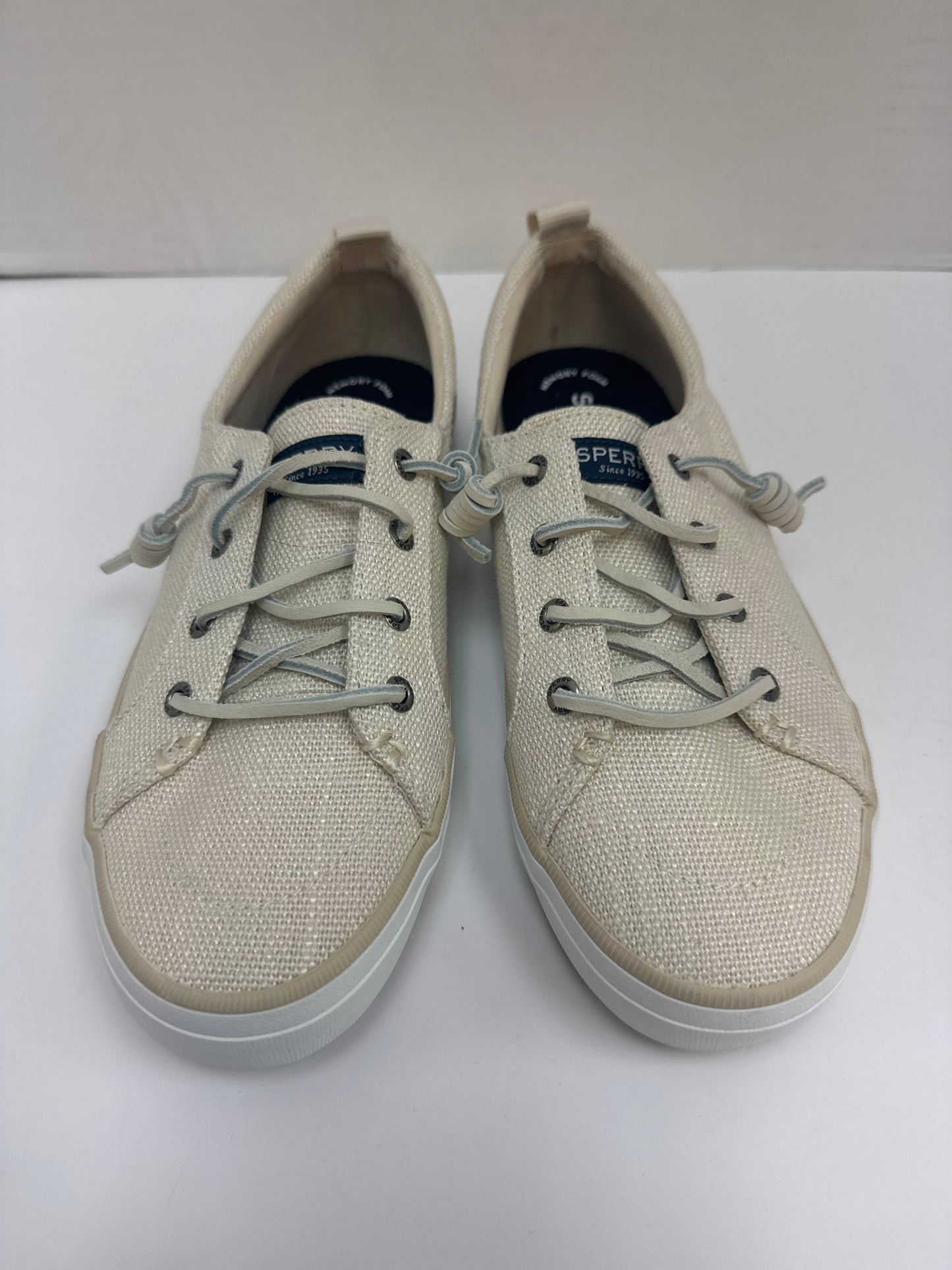 Shoes Sneakers By Skechers In Beige, Size: 8.5