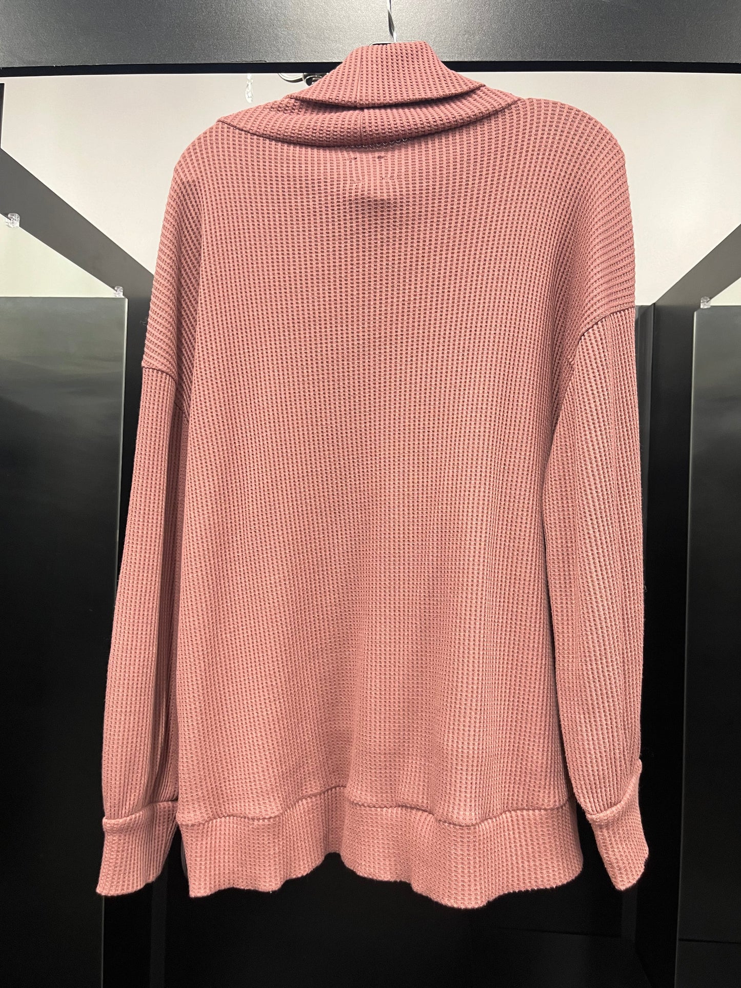 Top Long Sleeve By Gap In Rose, Size: M