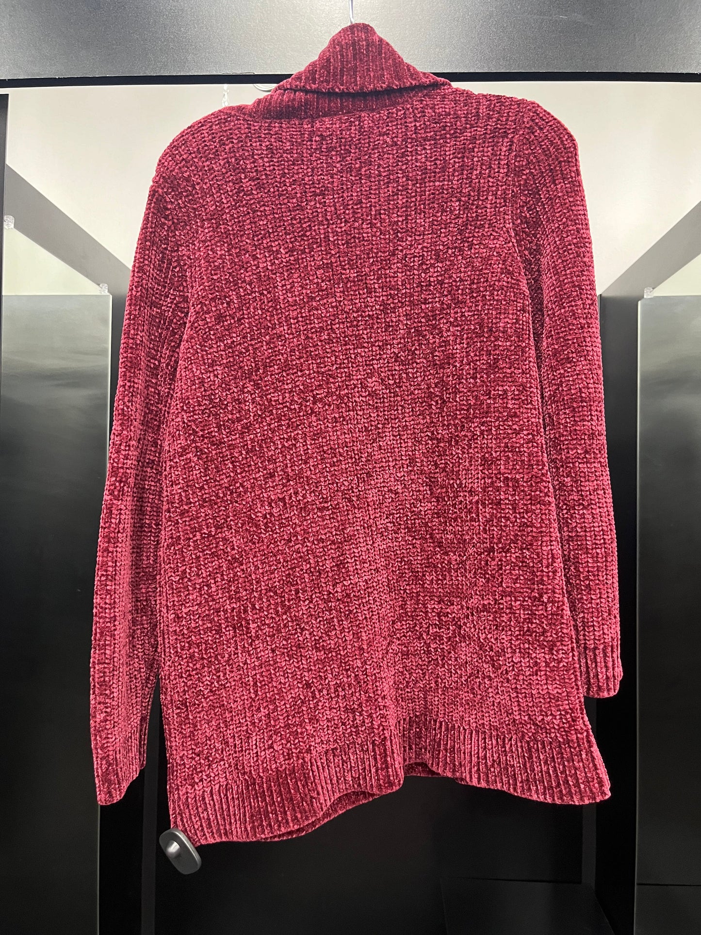 Sweater By Liz Claiborne In Burgundy, Size: M