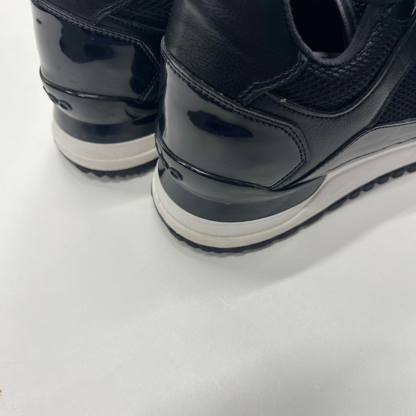 Black Shoes Athletic Aldo, Size 8.5