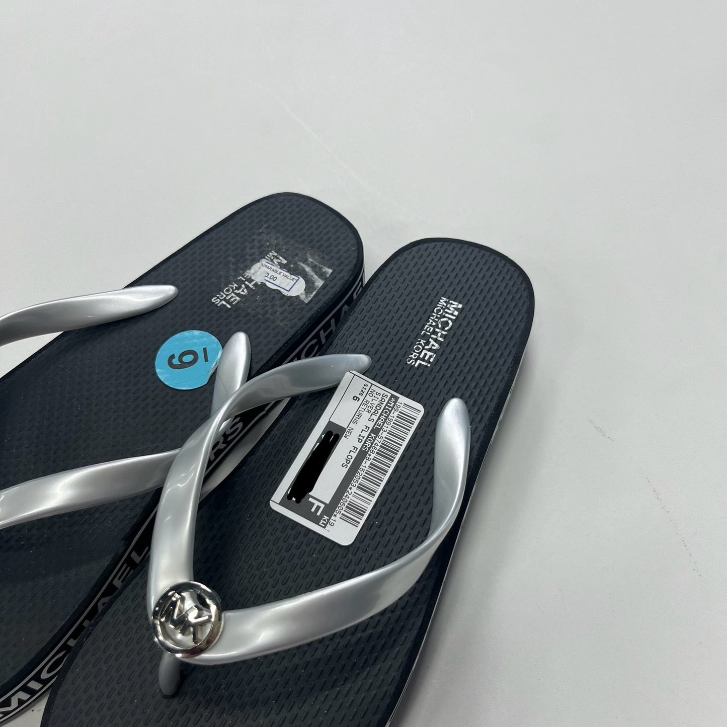 Silver Sandals Flip Flops Michael Kors, Size 6