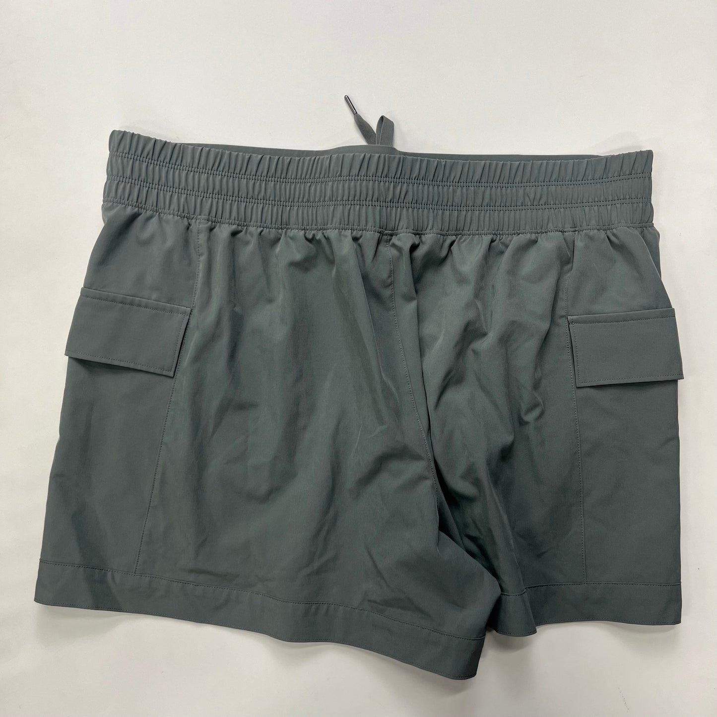 Green Athletic Shorts Apana, Size Xl