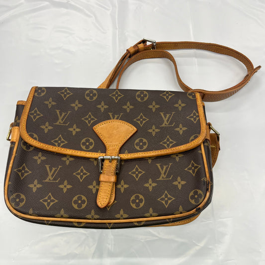 Handbag Designer By Louis Vuitton O, Size: Medium